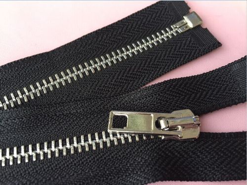 waterproof open end metal zipper 500x500 1